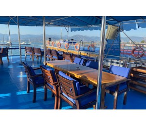 Teknede İş Yemeği