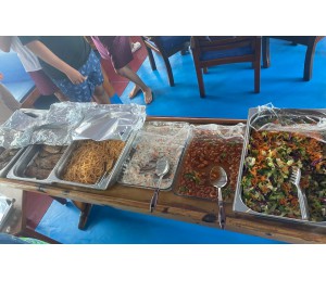 Teknede Akşam Yemeği