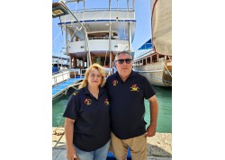 Teknede Akşam Yemeği