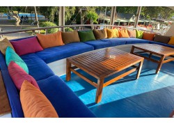 Teknede Akşam Yemeği