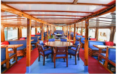 Yüzer Restaurant